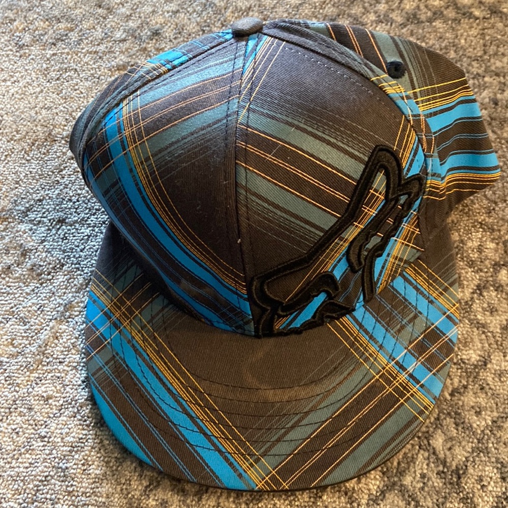 Fitted hat